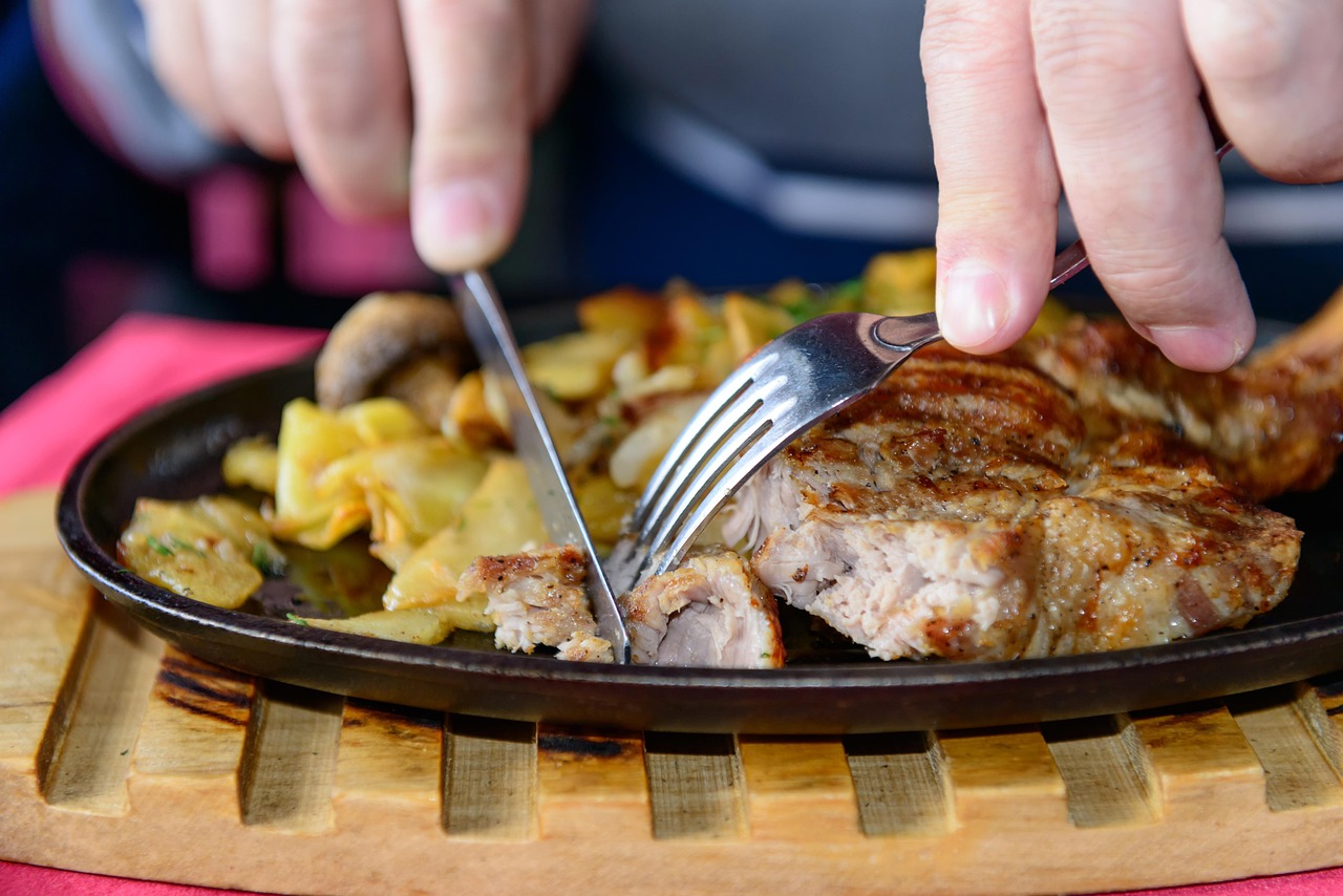 food, restaurant, dinner, fork, knife, healthy, table, dining room, steak