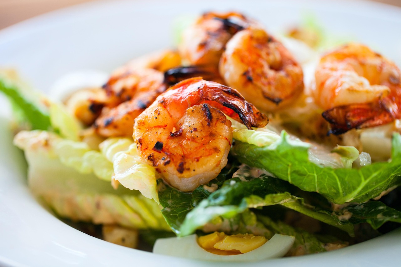 shrimp, grilled, lunch, meal, plate, bbq, meat, vegetable, cooked, cuisine, dinner, dish, food, fresh, fried, gourmet, green, grill, lettuce, restaurant, roast,